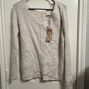 Kaisley Sweater Size Small cream color long sleeves